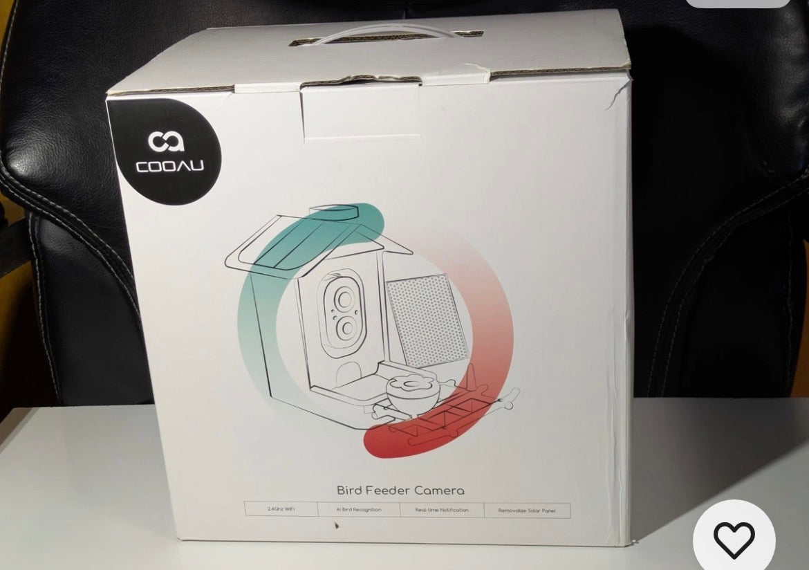 This smart bird feeder features an integrated AI-powered camera designed for wildlife observation and squirrel deterrence.
Key Features
 Deterrence System: Equipped with a built-in light alarm, sound alarm, and two-way talk speaker to scare off squirrels
